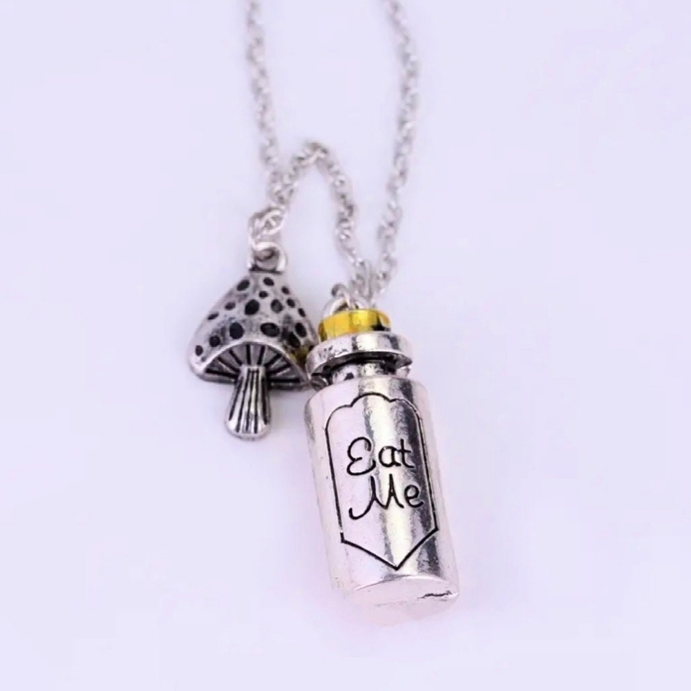 🩷 New Alice in Wonderland Eat Me Bottle & Mushroom Charm Valentines Necklace